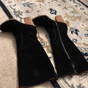 Black size 8 suede boots only worn a couple times great condition